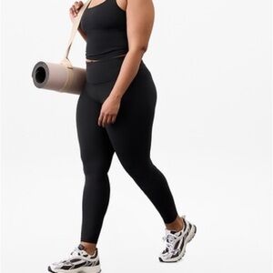 Athleta Elation Ultra High Rise Legging in Black Size M